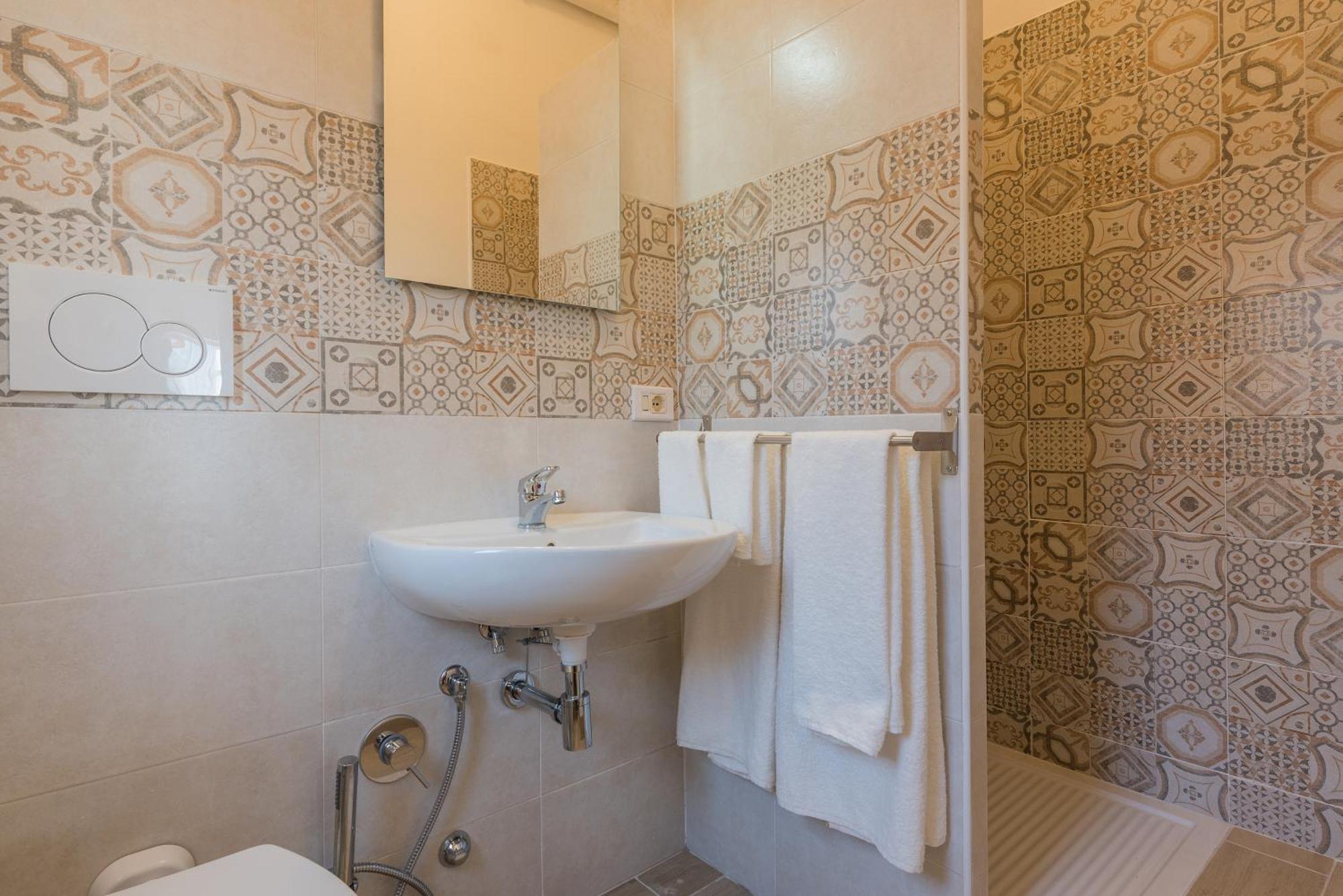 Travelershome Ciampino&Morena Guesthouse Roma Esterno foto