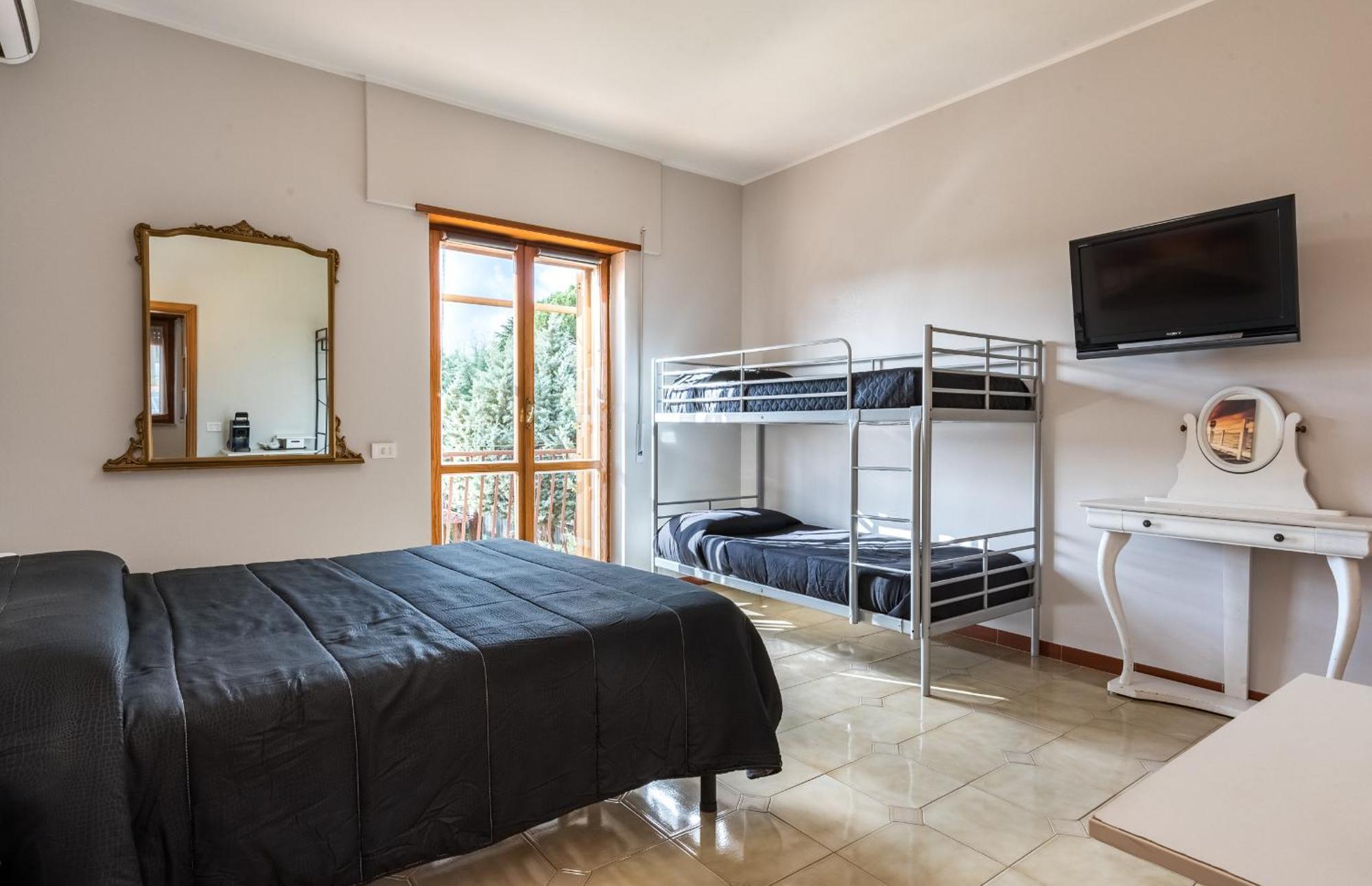 Travelershome Ciampino&Morena Guesthouse Roma Esterno foto